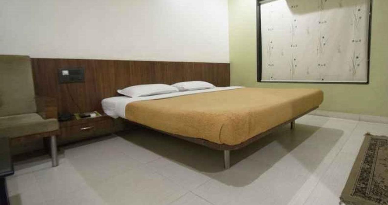 Hotel Royal Palace Aurangabad  Exterior photo